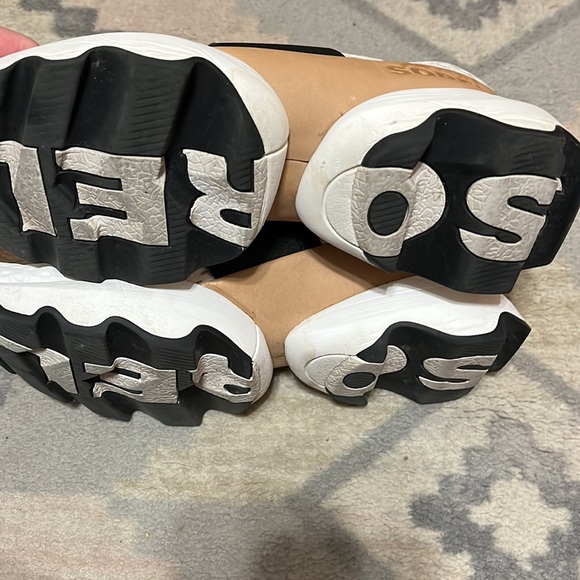 WOMEN'S KINETIC IMPACT STRAP SNEAKER - Picture 7 of 12